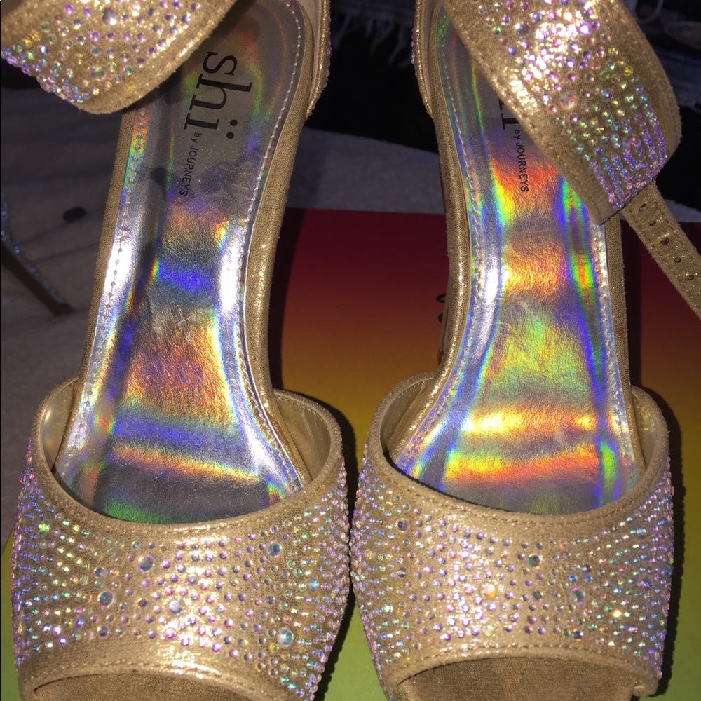 Heels - Picture 4 of 4